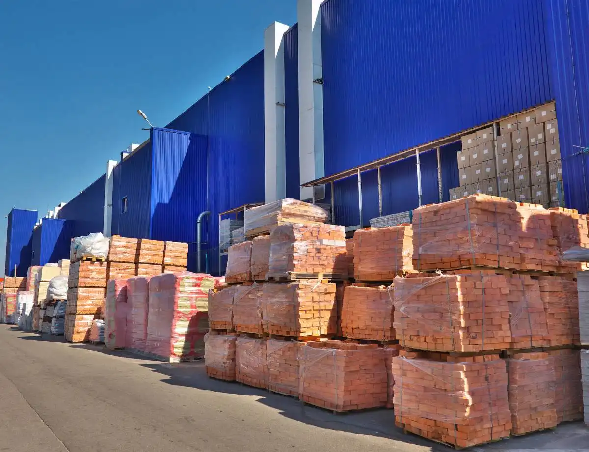 توريد مواد البناء والإنترلوك والطابوق مع جدولة مرنة من مؤسسة الخالدي